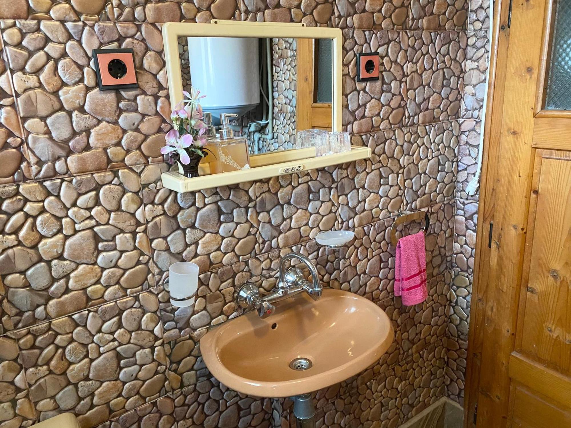 Niya Guest House Beli Iskar Exterior foto